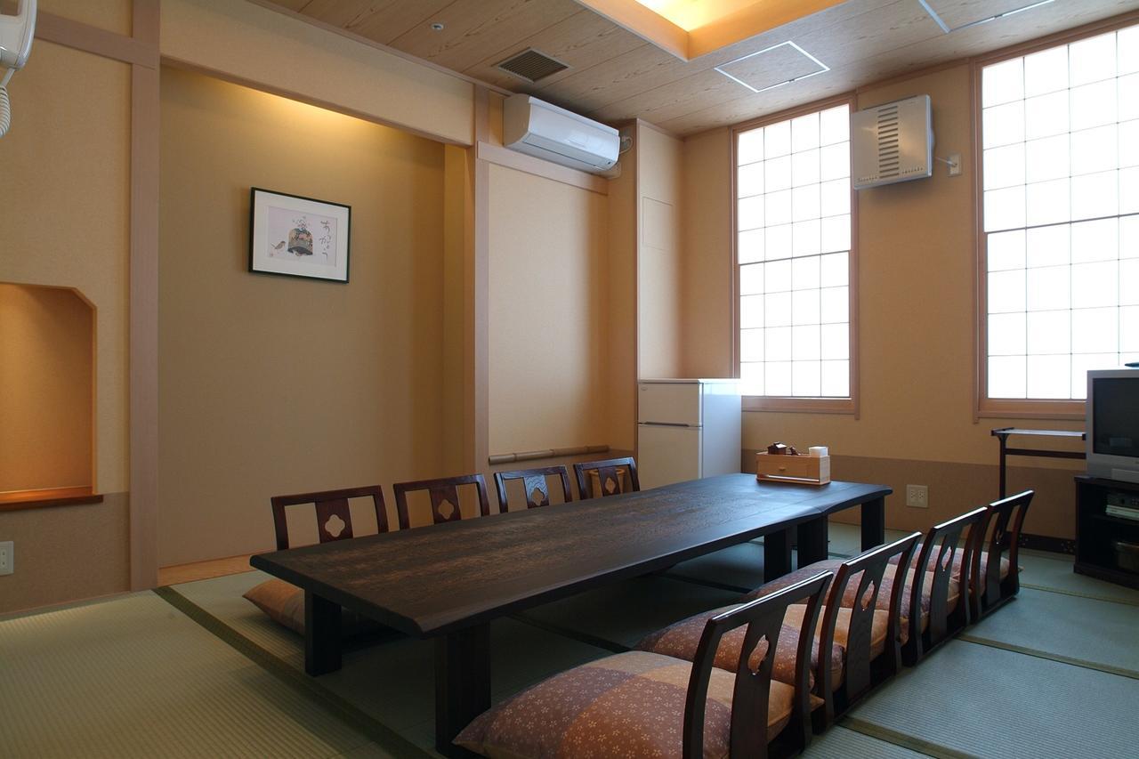 Hotel Yokohama Minatomirai Manyo Club Esterno foto